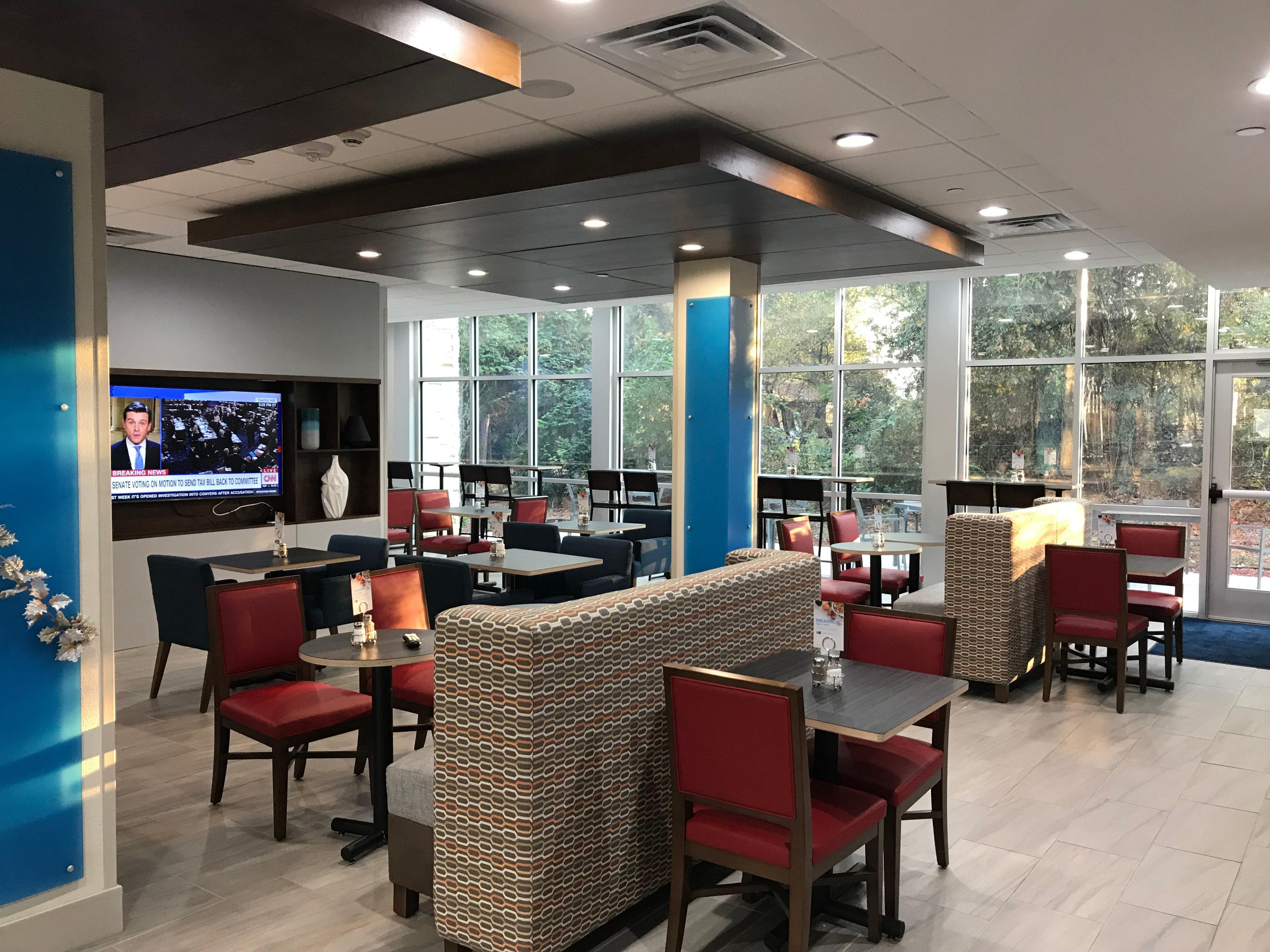 Holiday Inn Express & Suites Pineville-Alexandria Area Exterior photo