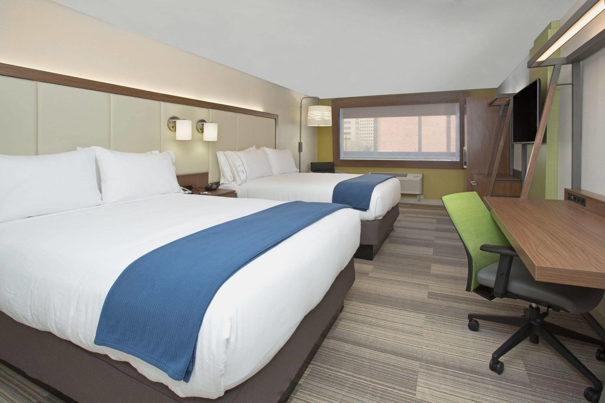 Holiday Inn Express & Suites Pineville-Alexandria Area Exterior photo